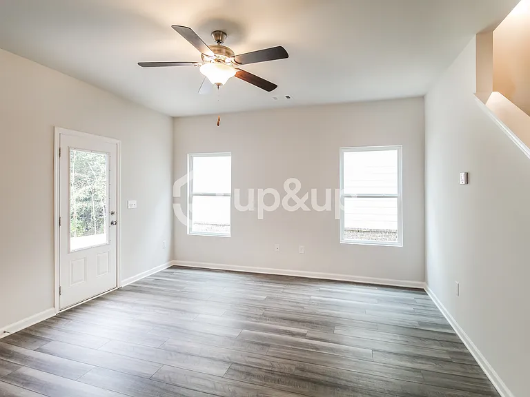 110 Heard Ln — Photo 2