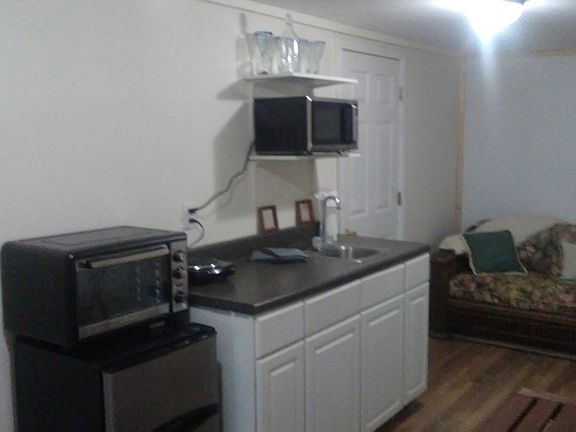2nd image of 1124 N Pearl St #B