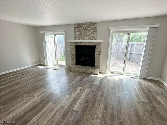 5th image of 192 Saint Clair Dr