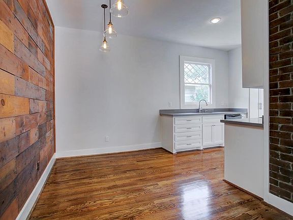 4th image of 217 Marshall St #A
