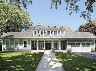 930 Golfview Rd, Glenview, IL 60025