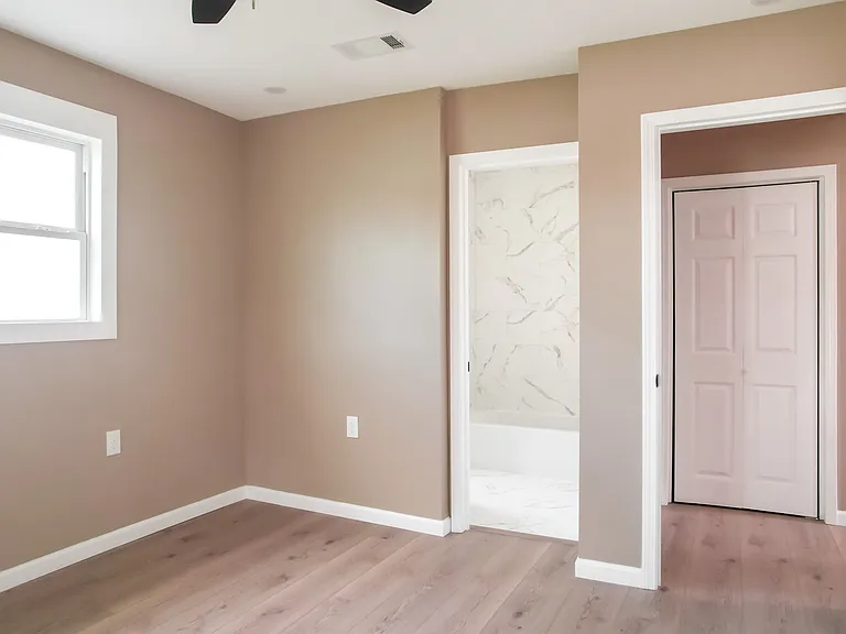 880 Avenue G — Photo 3