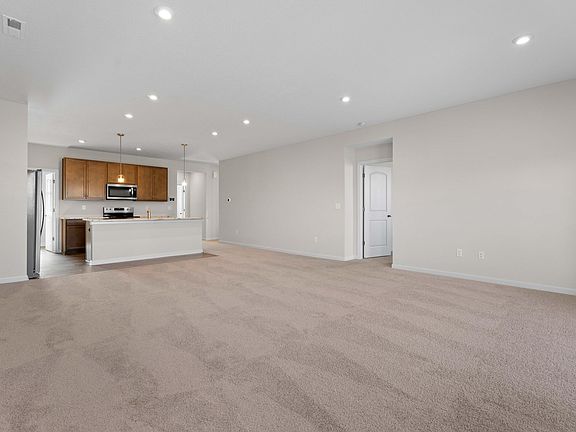 4th image of 628 Morven Park Dr #6C