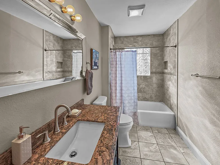 924 Meadow Mead Dr — Photo 7