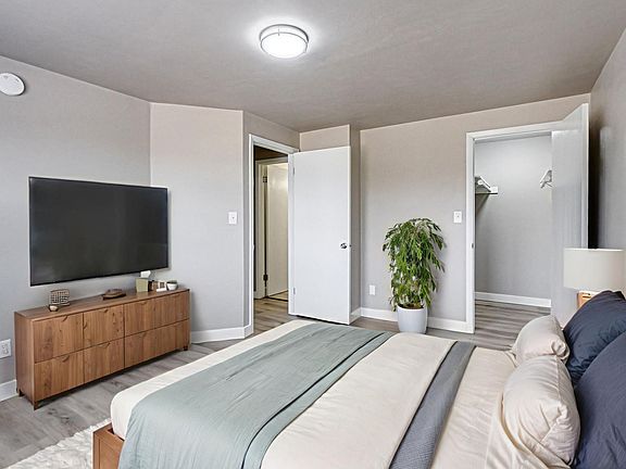 5th image of 2323 Eastman Ave #2255-07