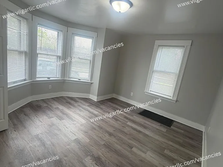 109 Columbia St — Photo 20