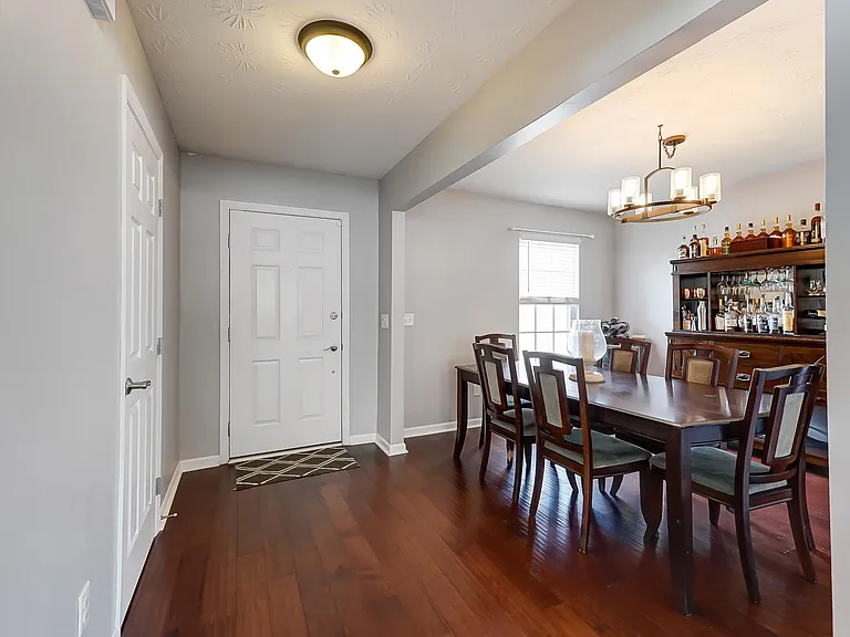 6700 Bartlett Ct — Photo 5