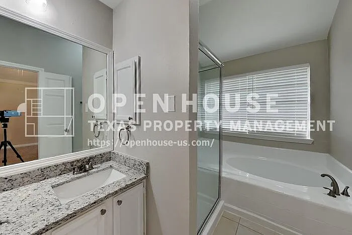 5026 Maple Brook Ln — Photo 13