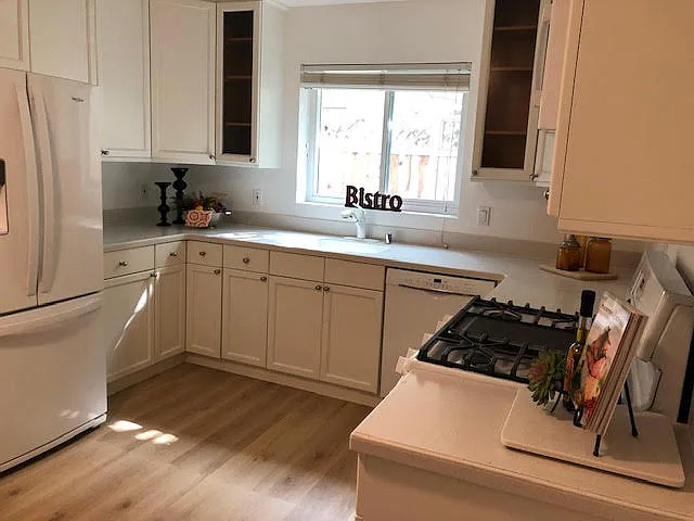 815 Cowper St #815 — Photo 6