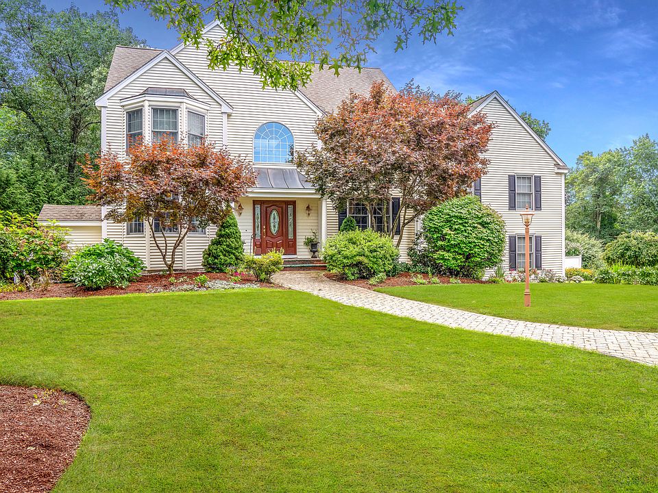 1st image of 7 Birchwood Dr