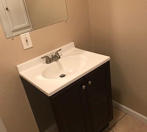 3rd image of 315 Suncrest Dr