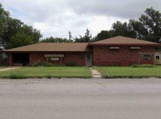 406 N Broadway Ave, Protection, KS 67127