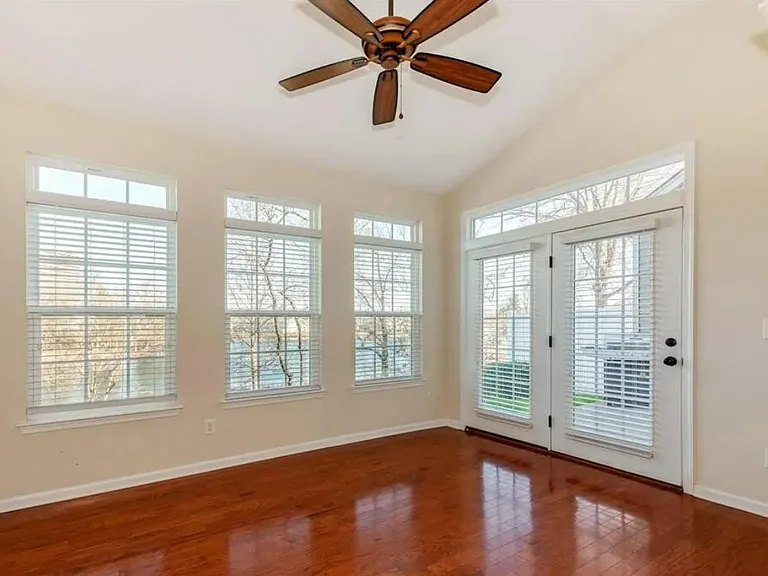 4015 Fenworth Ct — Photo 18
