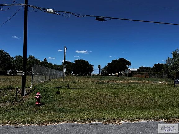 3rd image of 17835 Forrest Ln