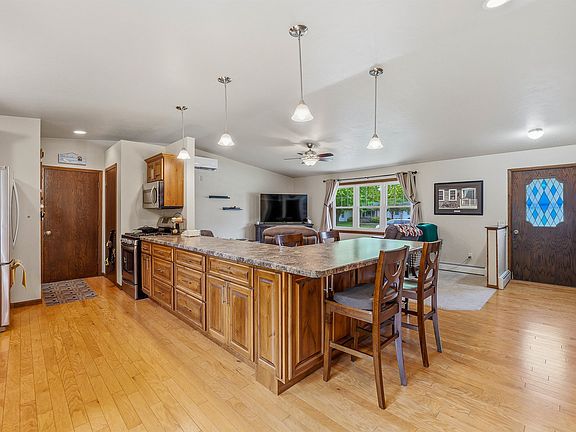 3rd image of 960 Maricopa Dr
