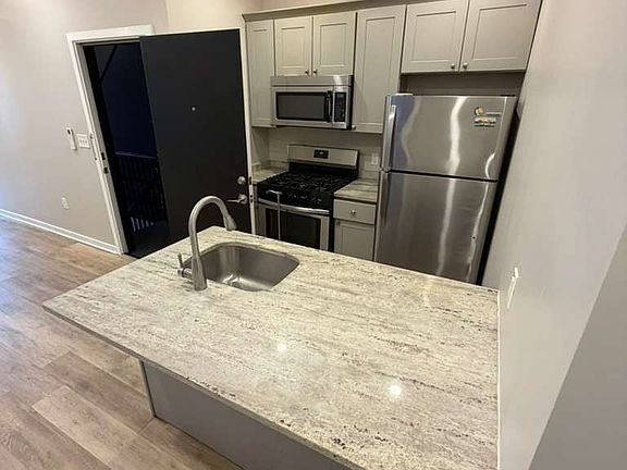 2nd image of 304 Ege Ave