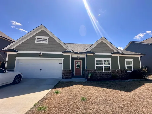 231 Winchester Dr, Rossville, GA 30741