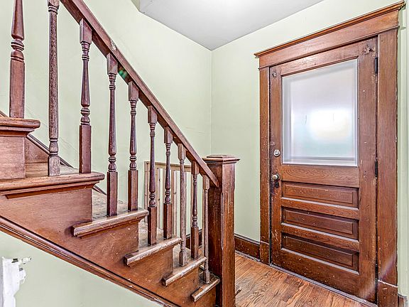 3rd image of 221 W 6th St