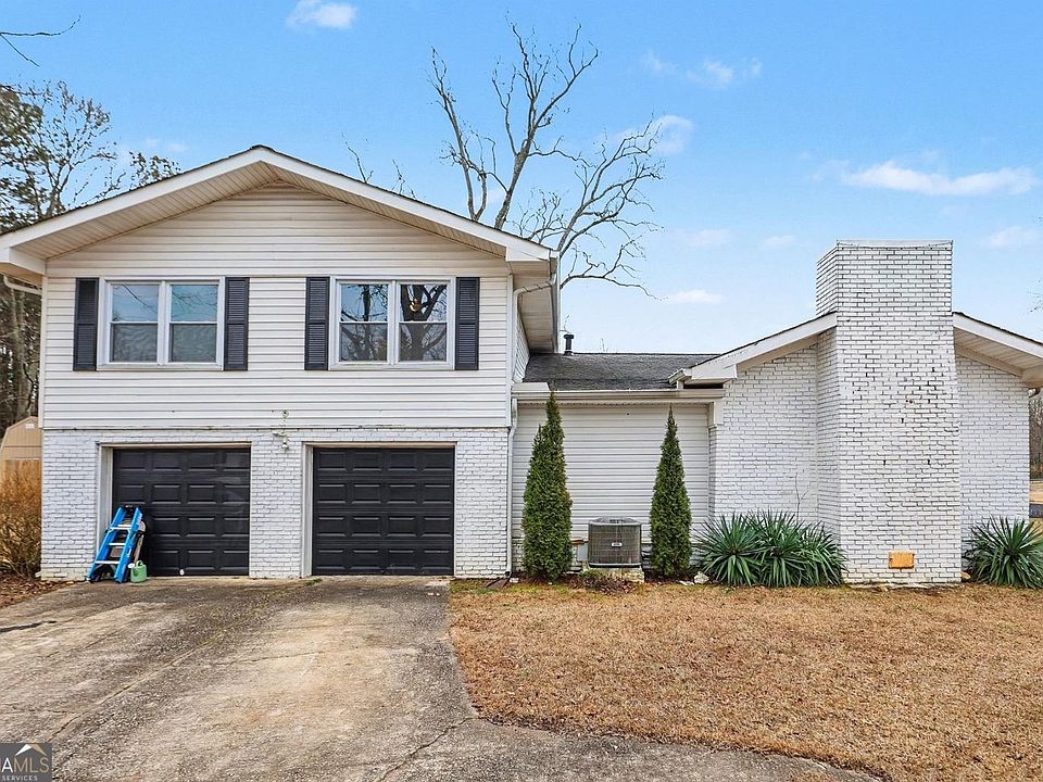 1st image of 221 Rome St