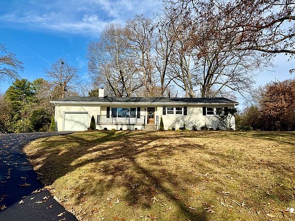 2nd image of 290 Valley Dr