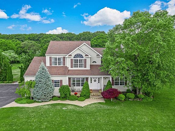 2nd image of 44 Ashley Cir