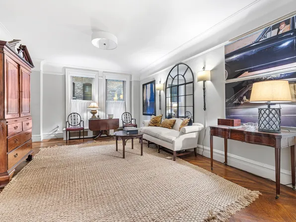 390 Riverside Drive image 2 of 12