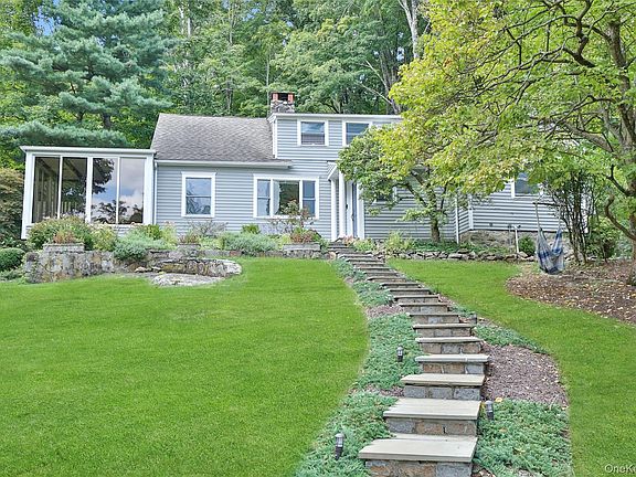 4th image of 8 Old Roaring Brook Road