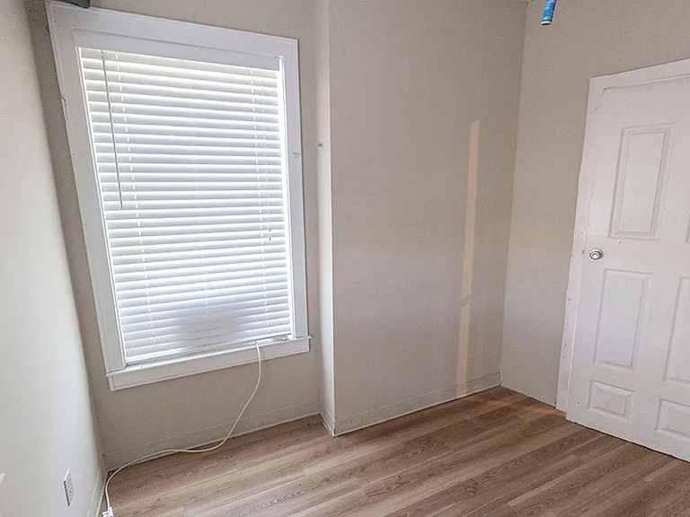 1110 E Broadway #B — Photo 8