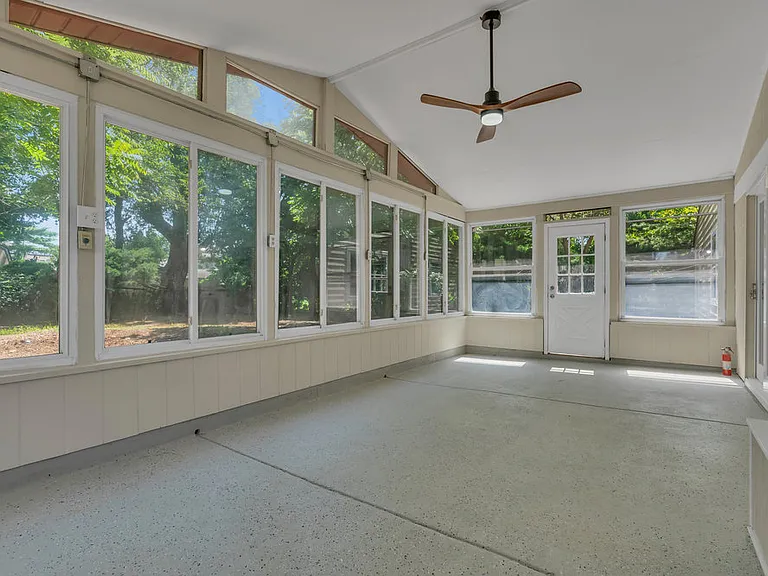4 Twig Ct — Photo 24