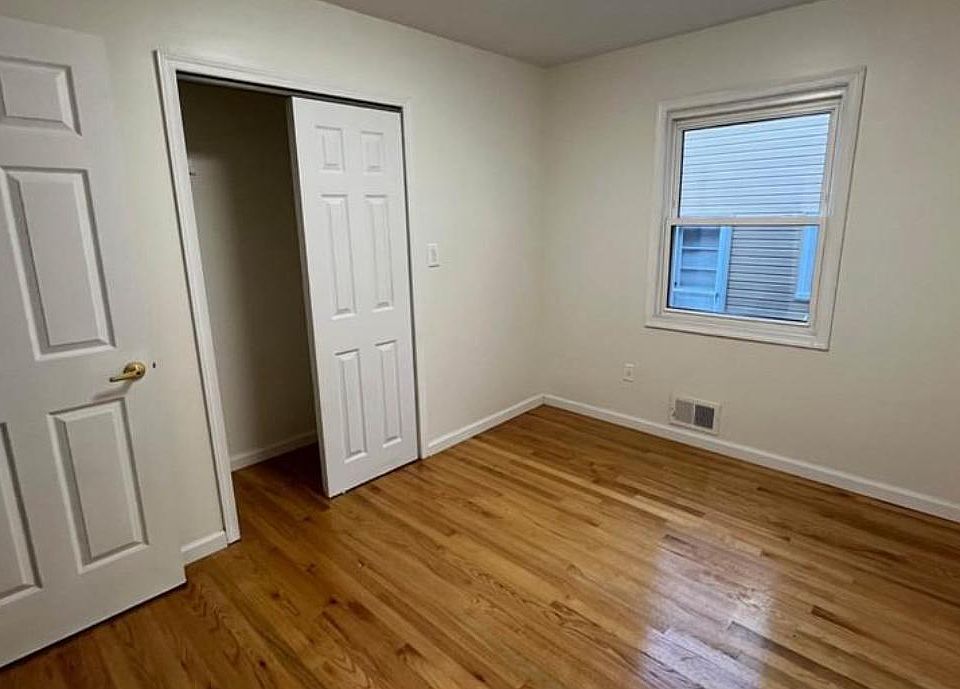 1st image of 787 Rockland Ave #1
