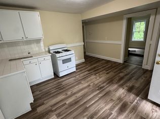 93 Cross St APT 2R, Southbridge, MA 01550