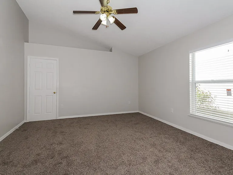 12814 Lake Vista Dr — Photo 8