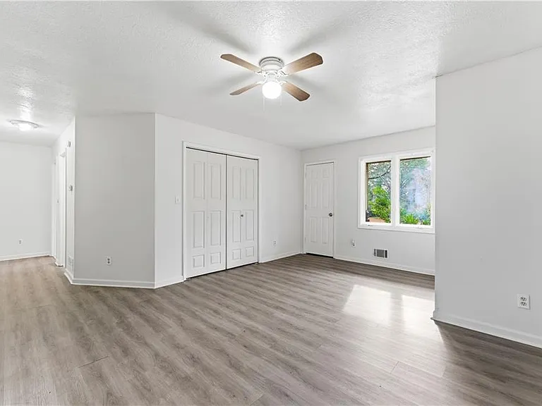 2130 Fieldstone View Ct SE #B — Photo 3