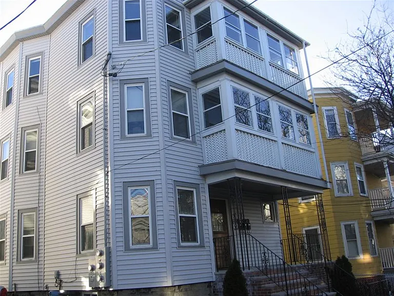 76 Conwell Ave — Photo 9