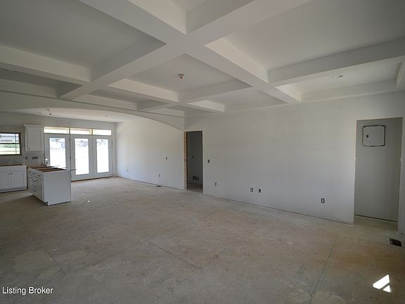 3rd image of 116 Cleveland Ct