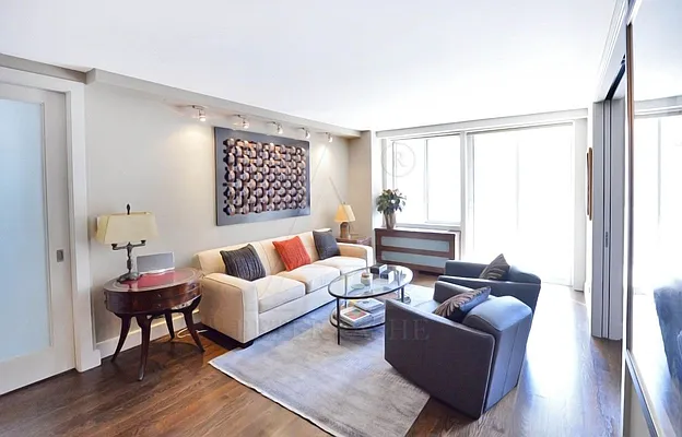 Rented by Peter Ashe | media 30