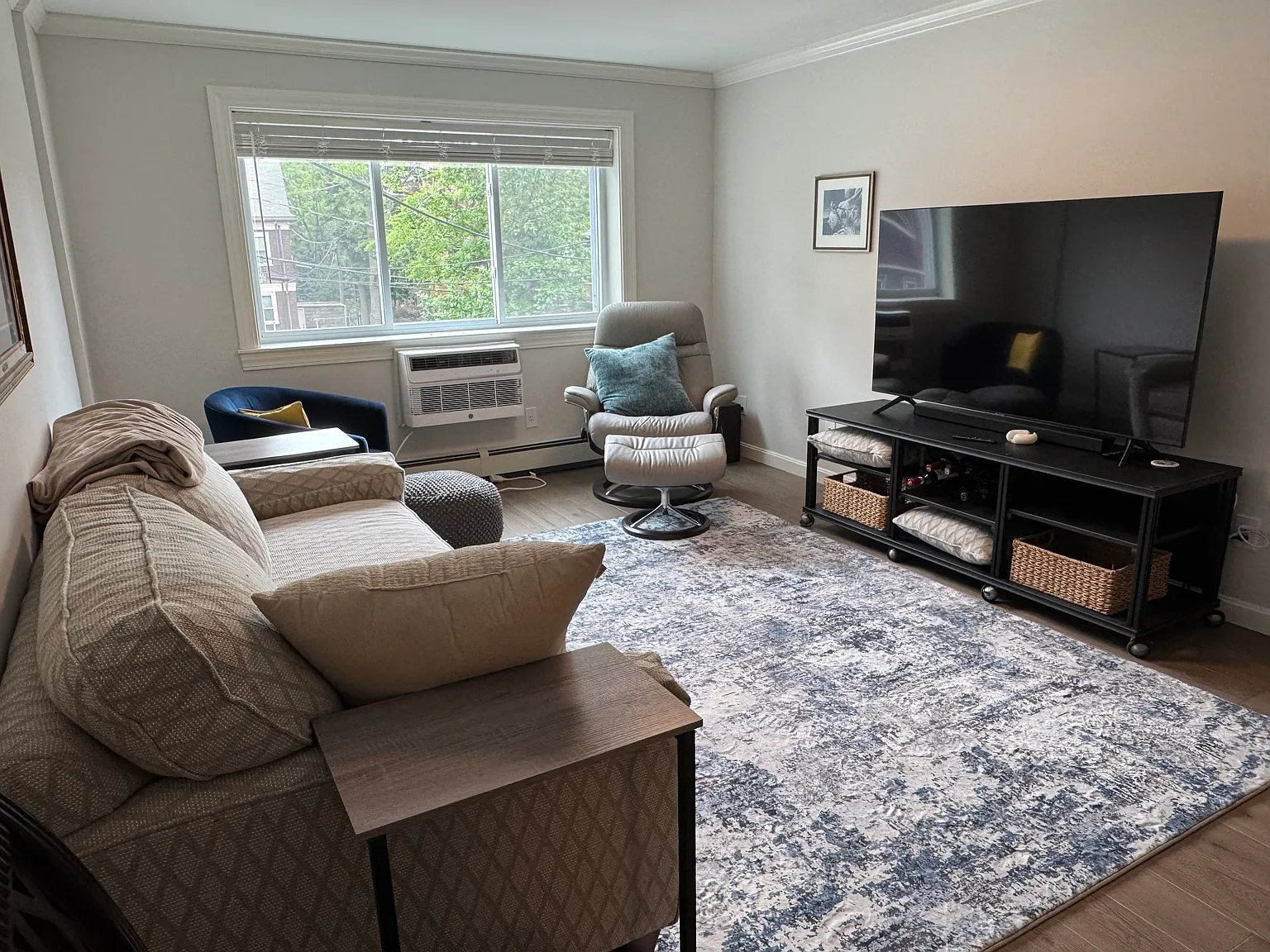 2 bed, 682 sqft, $3,600 — Photo 2