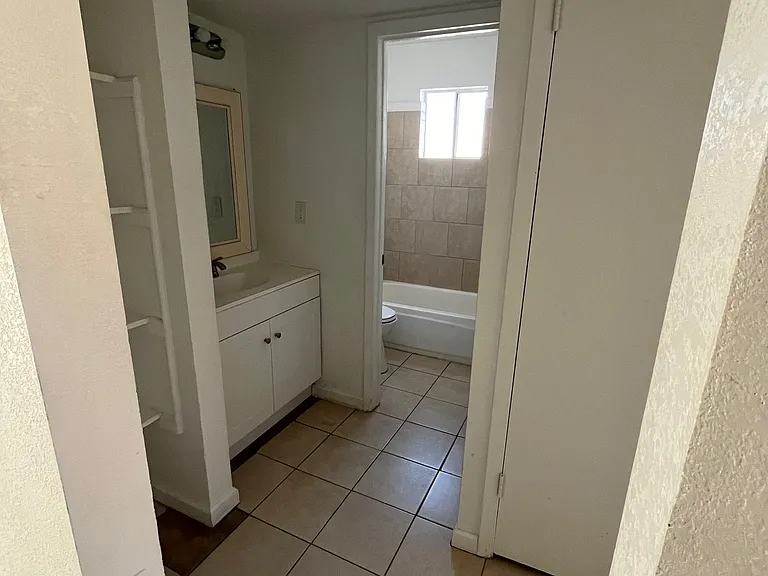 5942 W Alice Ave #4 — Photo 9