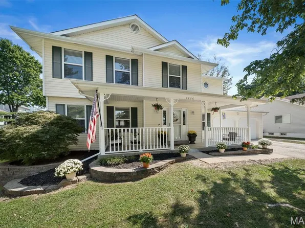 1266 Stephenridge Dr, Saint Charles, MO 63304