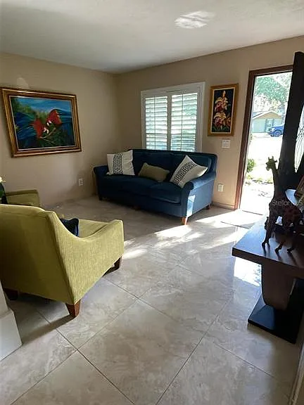 354 Seasons Ct — Photo 5