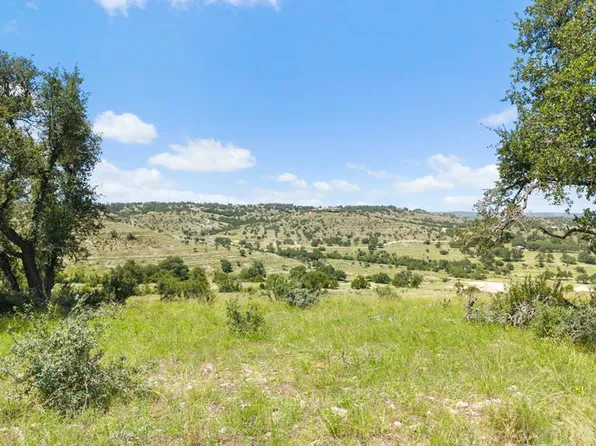 5032 Kendalia Rd, Blanco, TX 78606