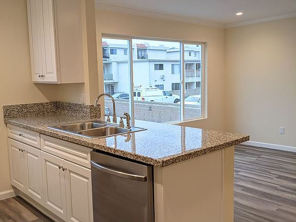 5th image of 18521 Prairie St #213