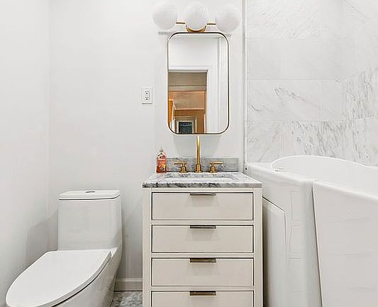 3rd image of 1165 E 54th St APT 3E