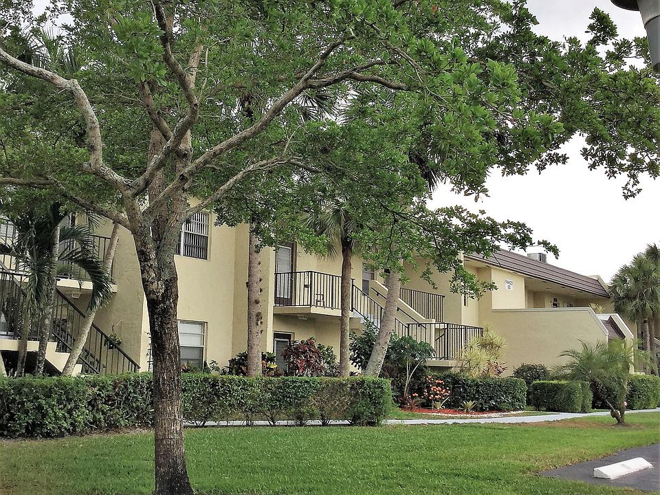 1st image of 150 Lake Meryl Dr APT 244
