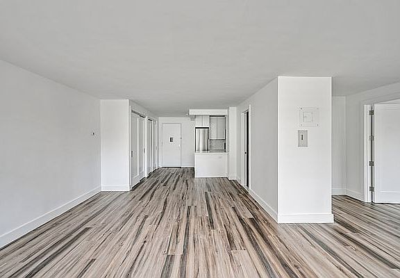 5th image of 330 W 58th St APT 17G