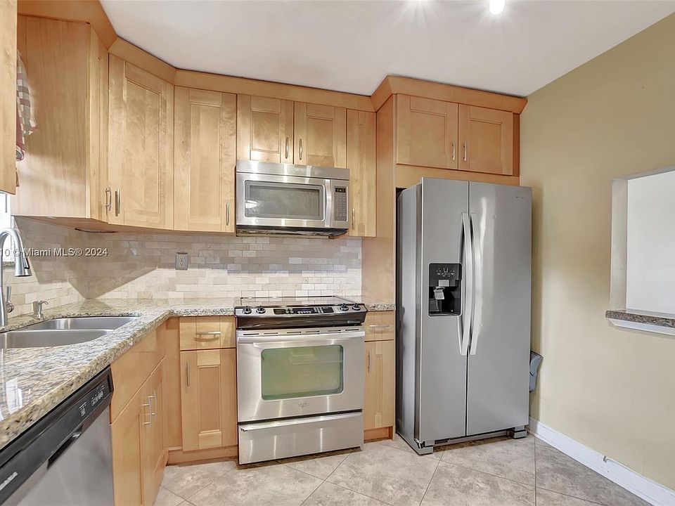 9233 SW 8th St APT 106, Boca Raton, FL 33428 | Zillow