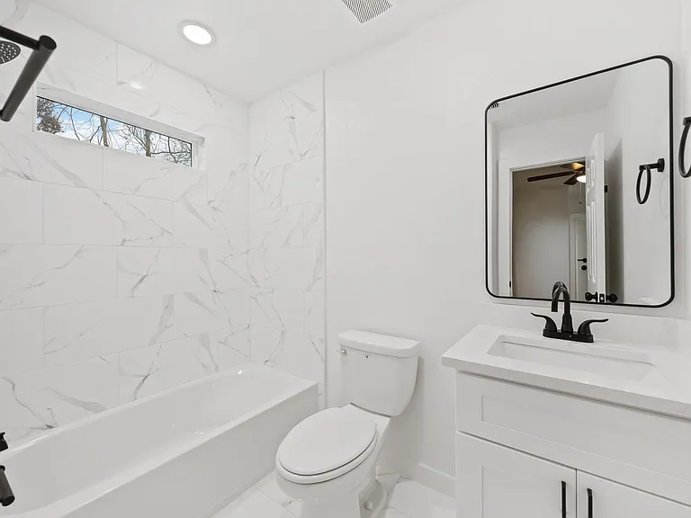 DF05-8112 De Priest St, Unit B — Photo 22