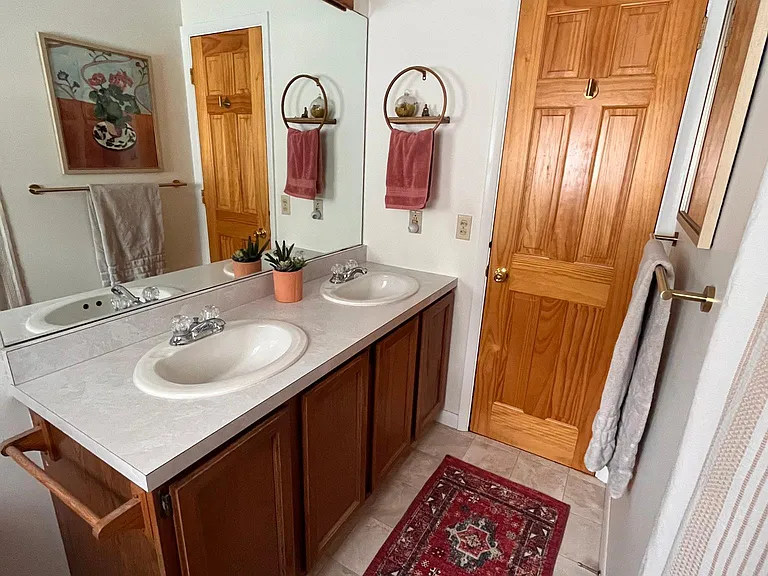 104 Joanne Dr — Photo 6