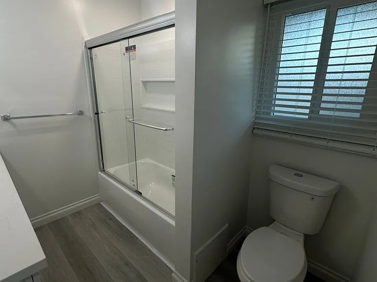 Villa Park Estates Apartments — Photo 11