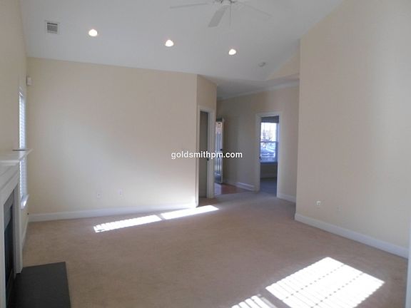 5th image of 316 Shallow Dr